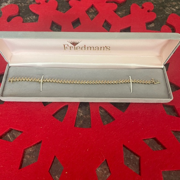 10 kt. Yellow Gold 1.00 ct. Diamond Tennis Bracelet, 7 inches long, Brand New - Picture 3 of 4